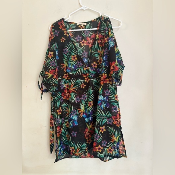 Miken Tops - MIKEN COVER UP FLORAL TROPICAL PATTERN SIZE S RESORTWEAR